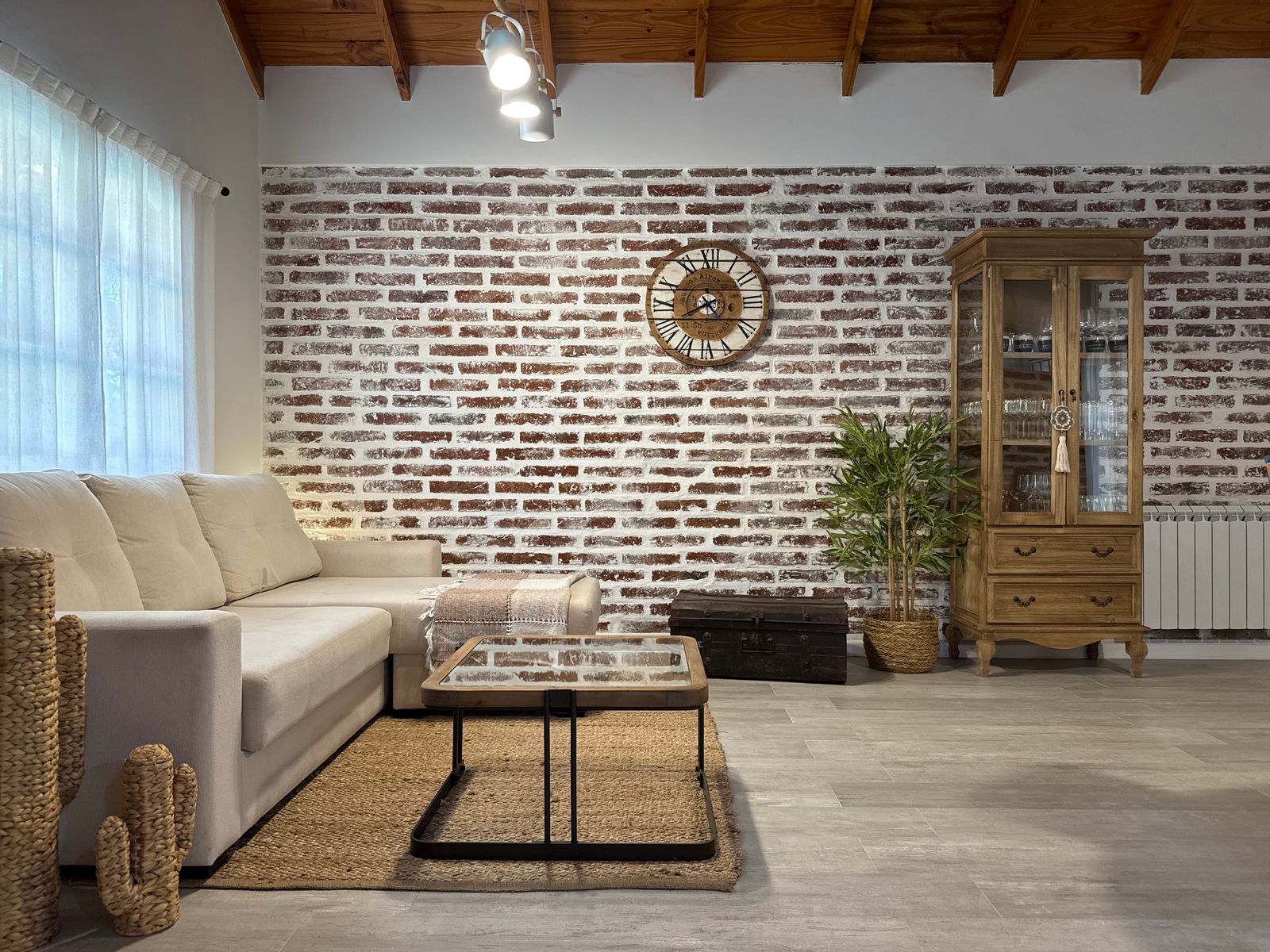 ENCANTADORA CASA EN EXCELENTE UBICACIÓN - 3