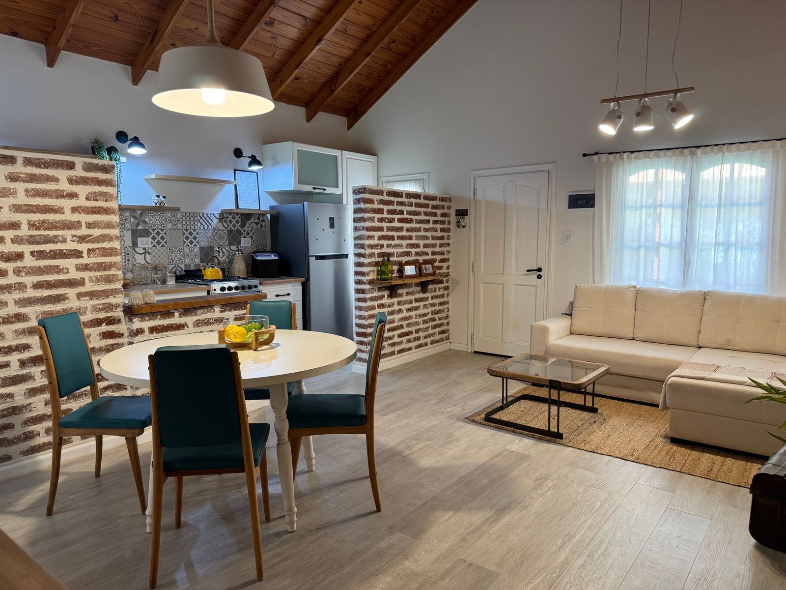 ENCANTADORA CASA EN EXCELENTE UBICACIÓN - 7