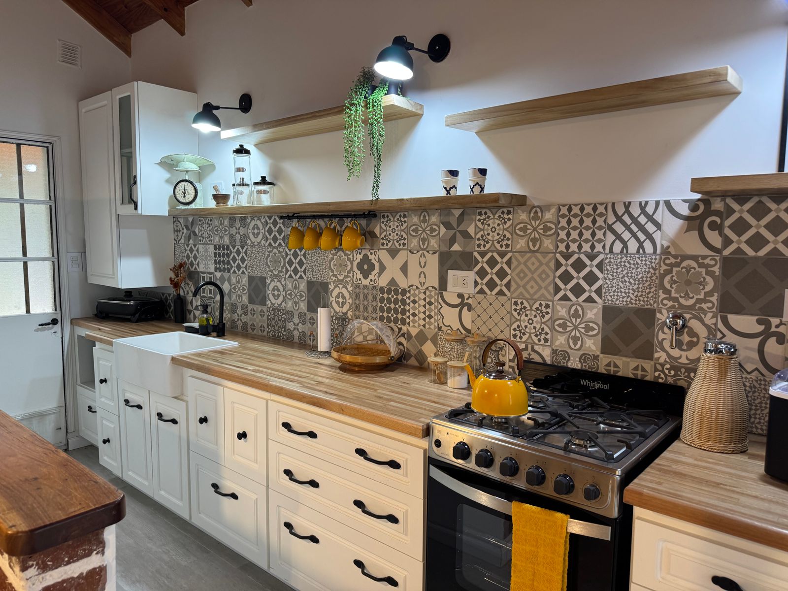 ENCANTADORA CASA EN EXCELENTE UBICACIÓN - 8