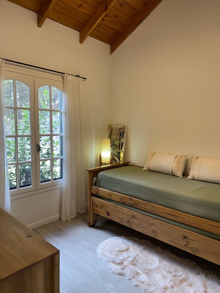 ENCANTADORA CASA EN EXCELENTE UBICACIÓN - 12