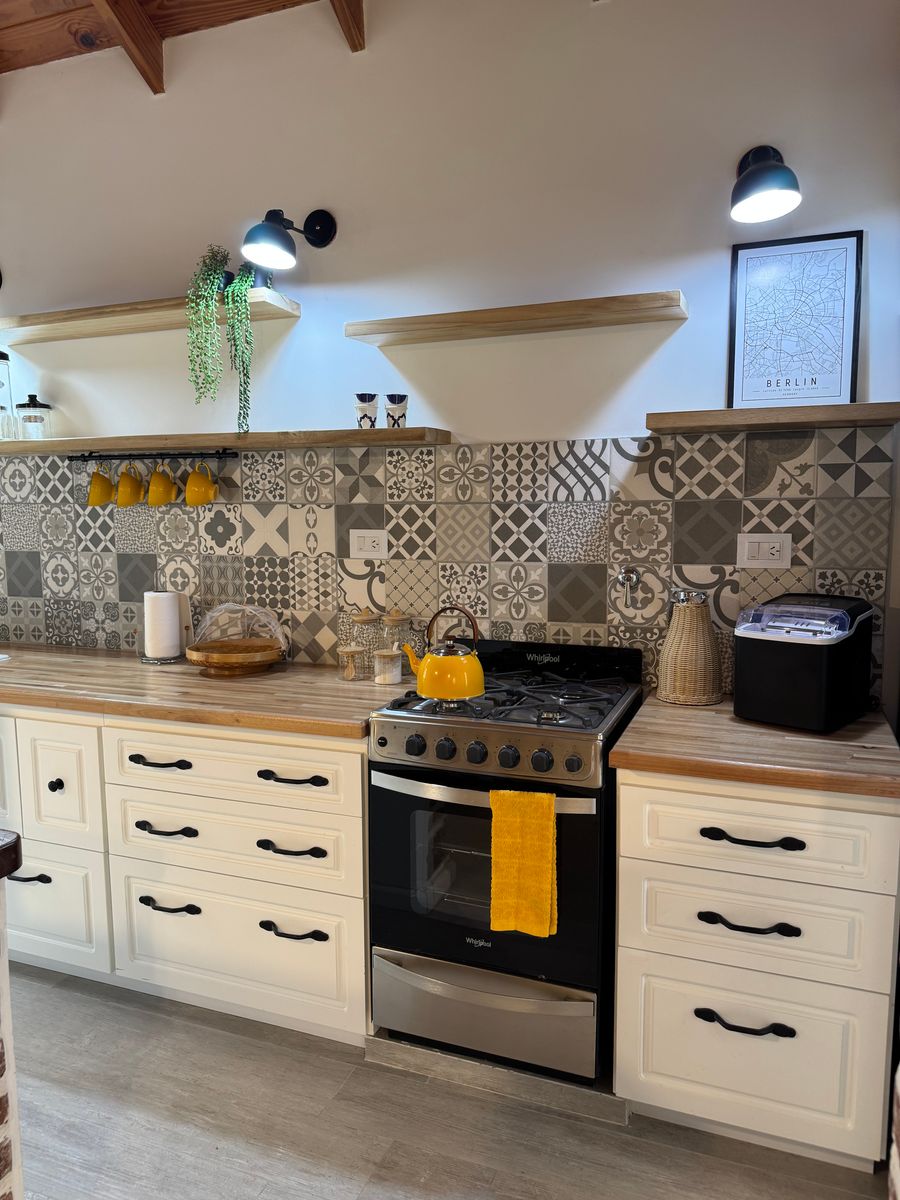 ENCANTADORA CASA EN EXCELENTE UBICACIÓN - 24