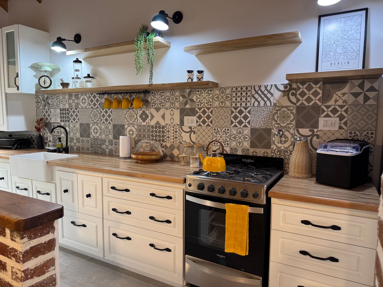 ENCANTADORA CASA EN EXCELENTE UBICACIÓN - 25