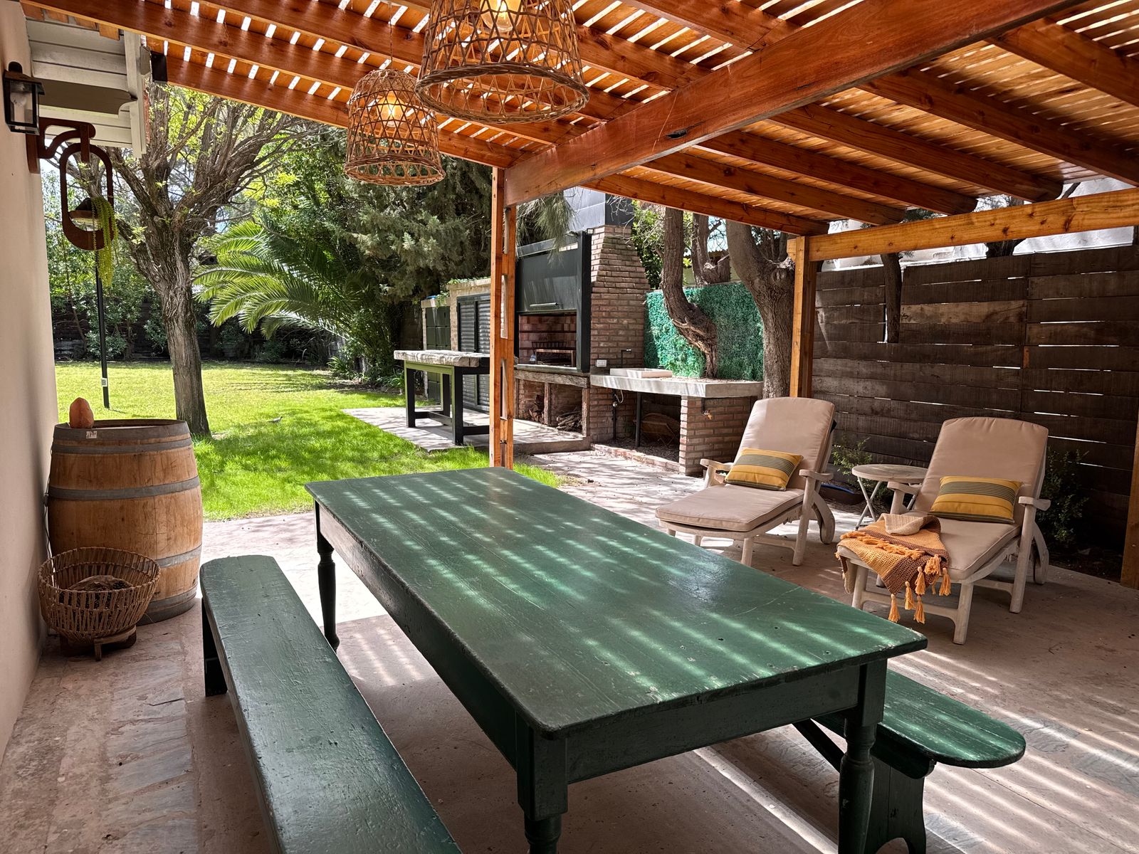 ENCANTADORA CASA EN EXCELENTE UBICACIÓN - 26
