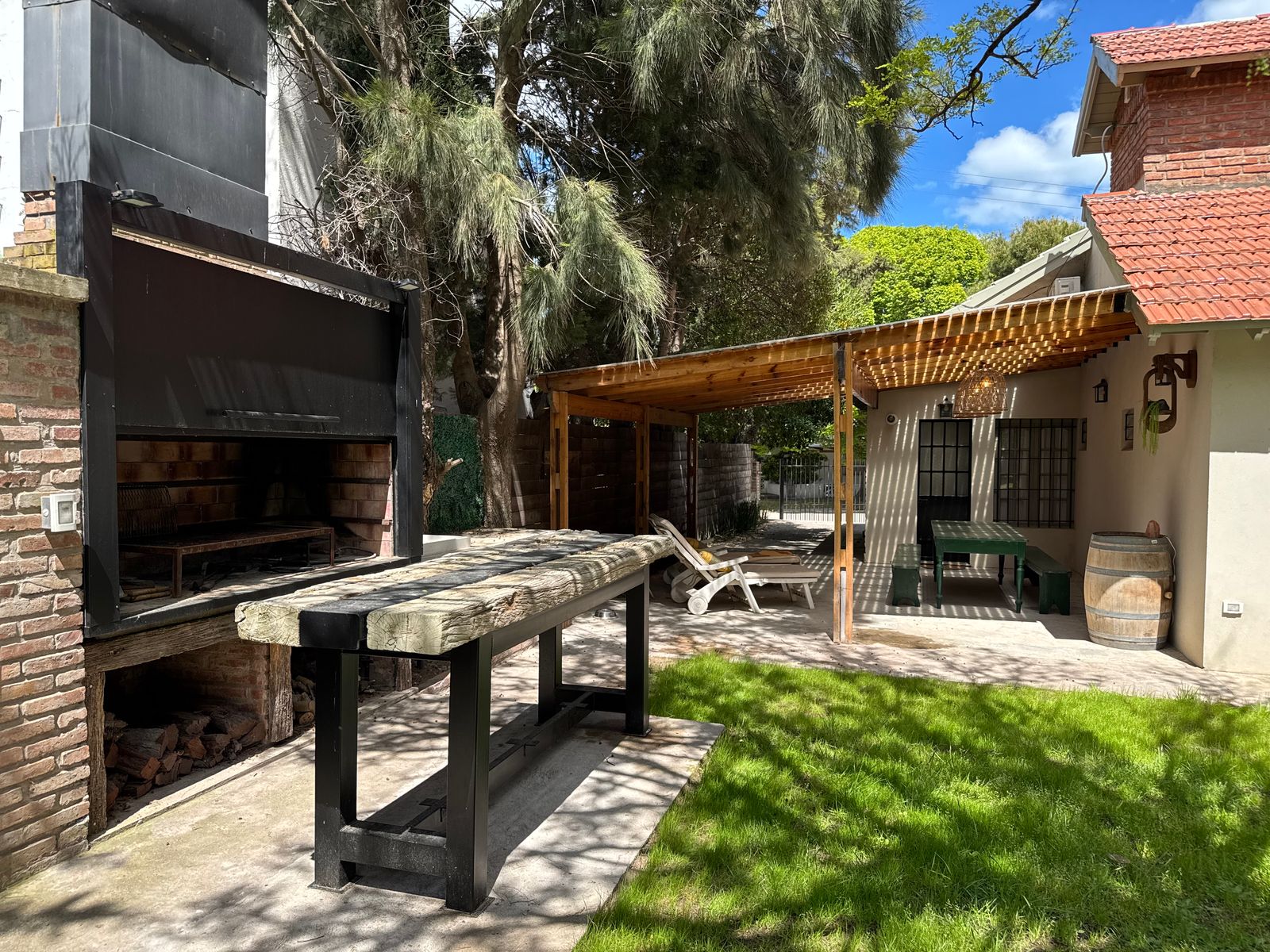 ENCANTADORA CASA EN EXCELENTE UBICACIÓN - 30