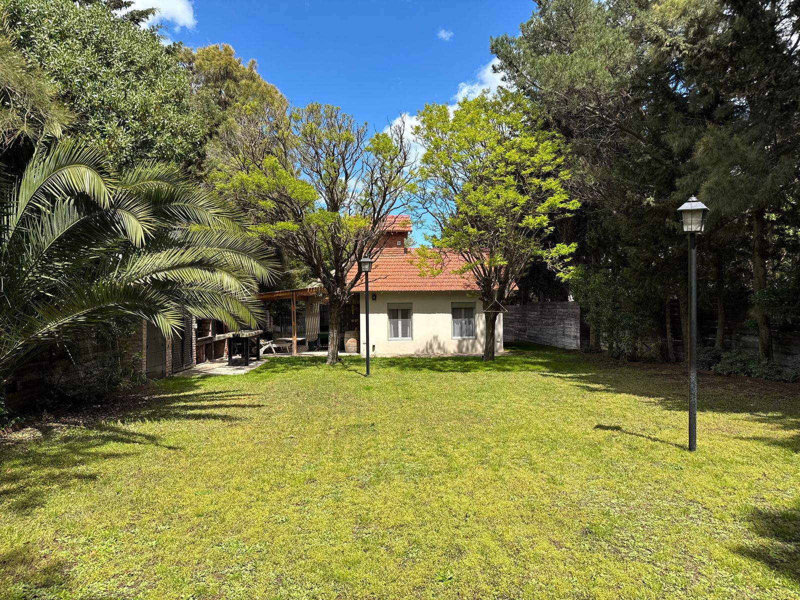 ENCANTADORA CASA EN EXCELENTE UBICACIÓN - 32