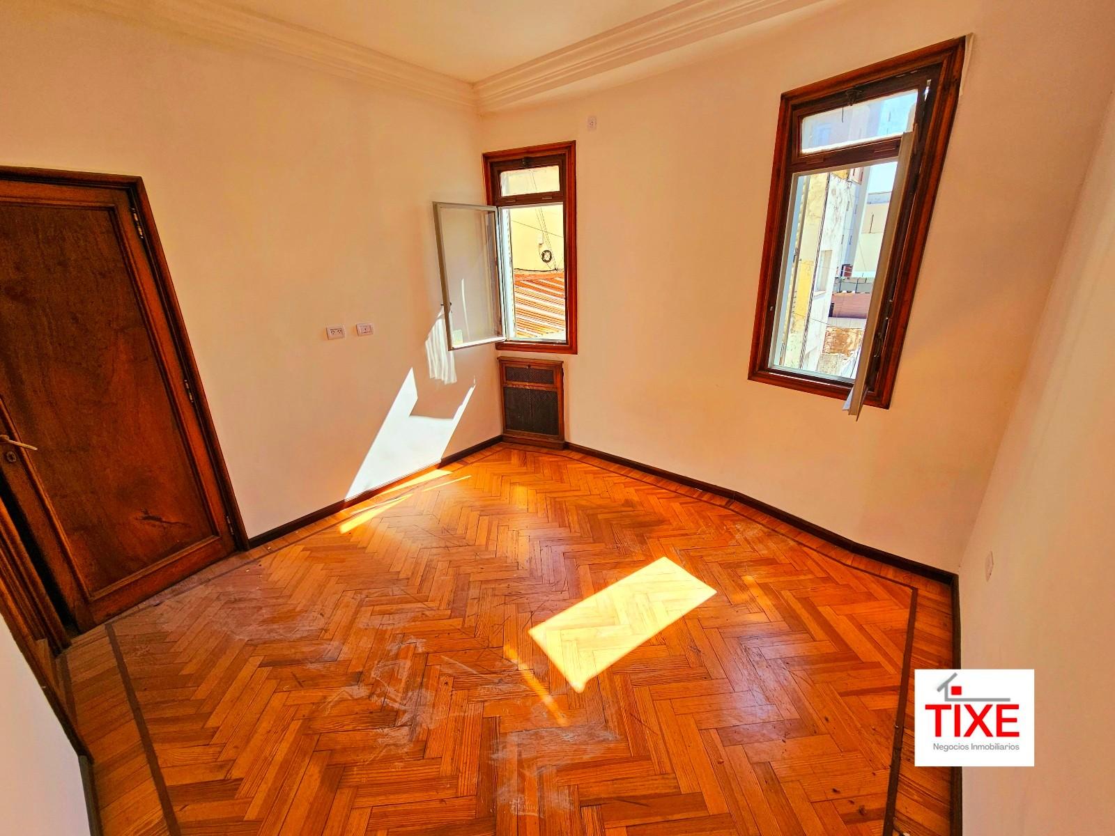 Maipú y Av. Córdoba. Piso alto. 80 m2. Reformado de Revista. - 6