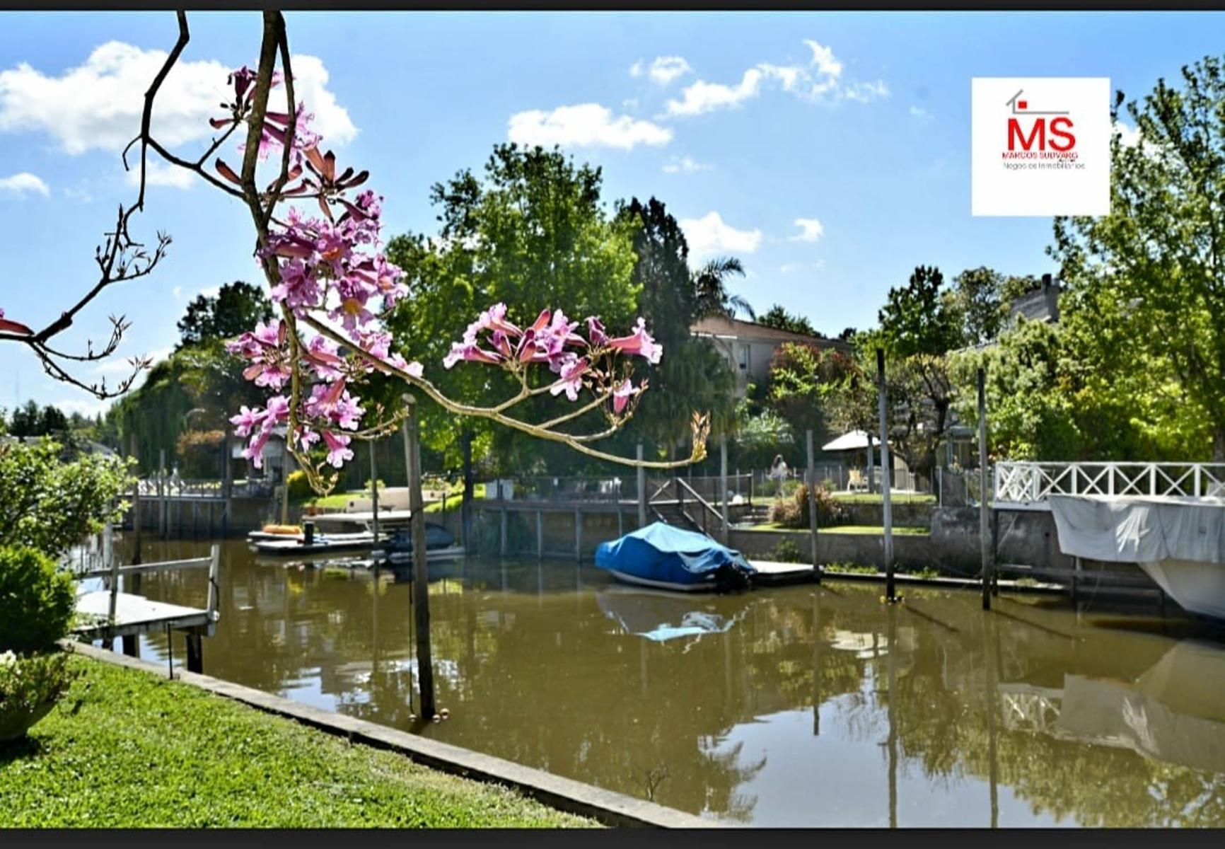 Boat Center. Doble lote sobre el Río. 5 Suite. De Revista.