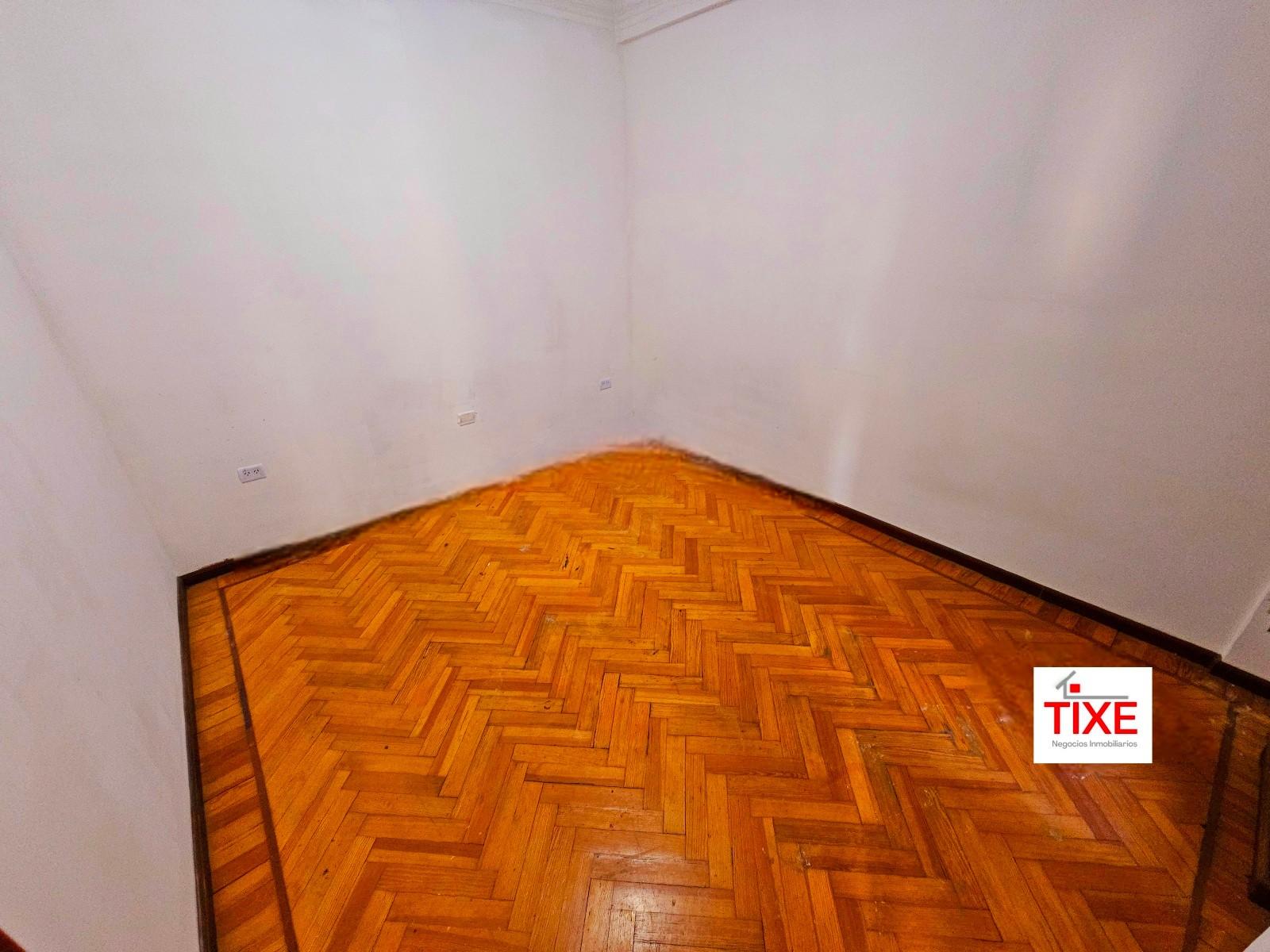 Oficina. Maipú y Av. Córdoba. Piso alto. 80 m2. Reformado de Revista. - 9