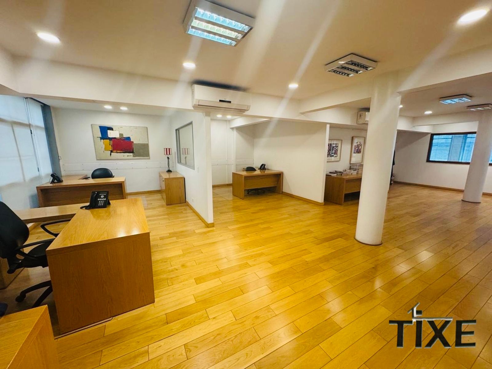 Reconquista y Av. Corrientes. Impecable Oficina 170 m2 al frente. Cochera. - 8