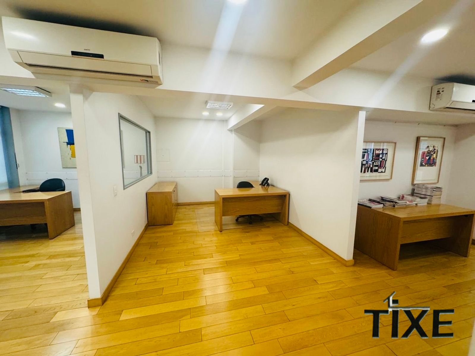 Reconquista y Av. Corrientes. Impecable Oficina 170 m2 al frente. Cochera. - 11