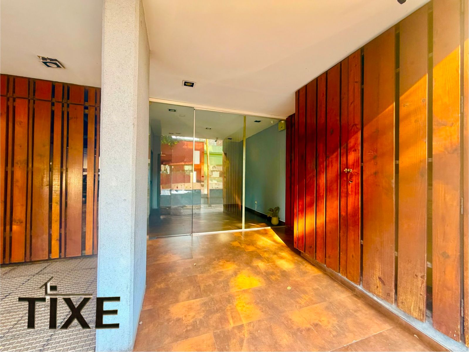 Nogoyá y Artigas. Gran Ambiente con Balcón contrafrente. Vistas abiertas. Cochera. Amenities. — foto 4