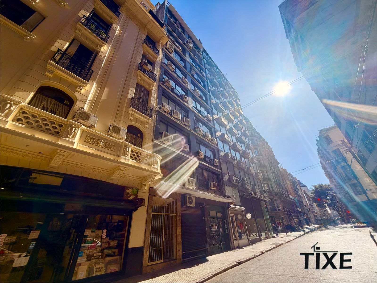Oportunidad. Tribunales. Piso de Oficinas. 98 m2. Luz y Sol. - 1