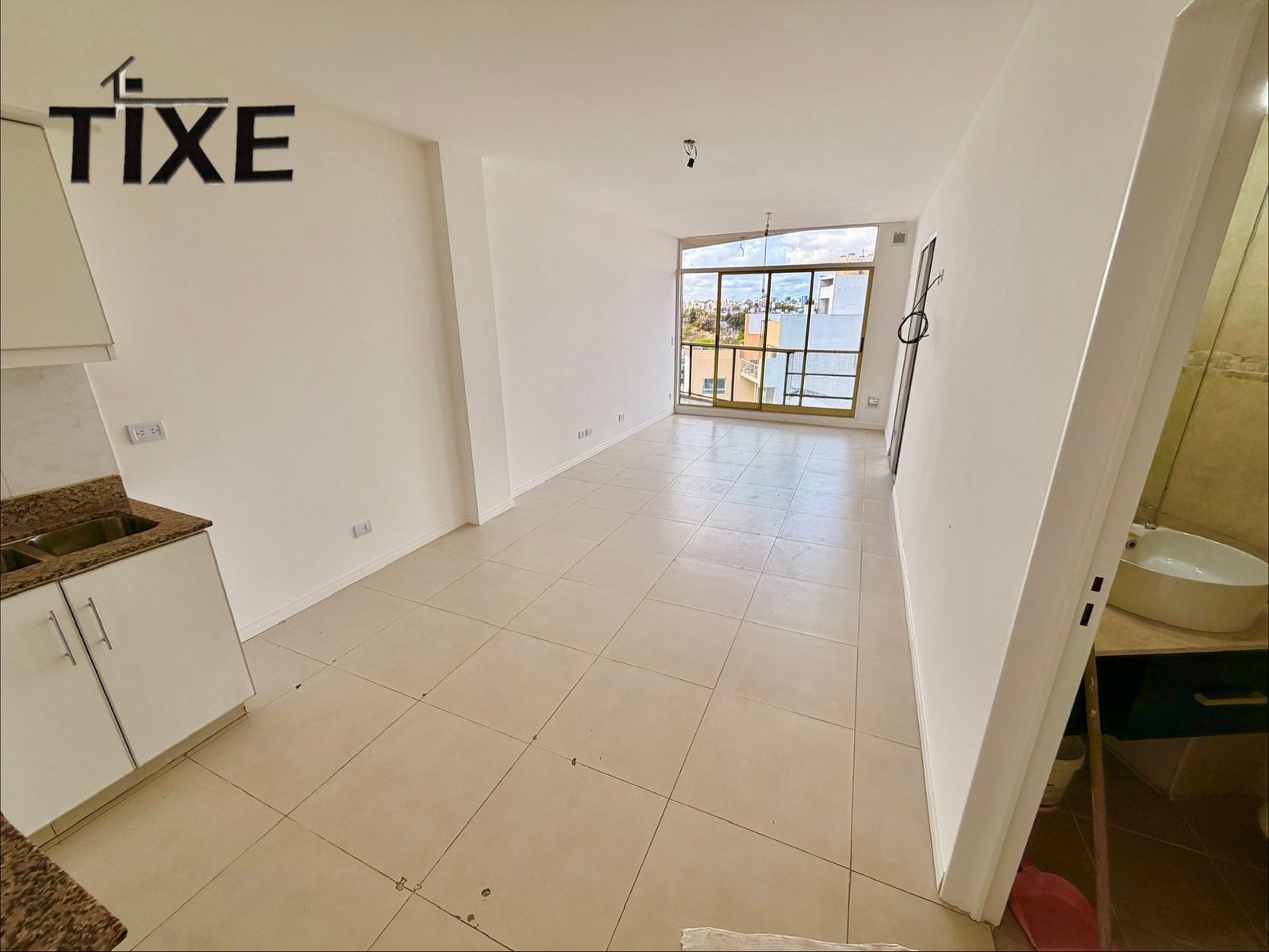 Saavedra. Excelente unidad piso alto con vistas, balcón y full amenities. Bajas expensas. — foto 4