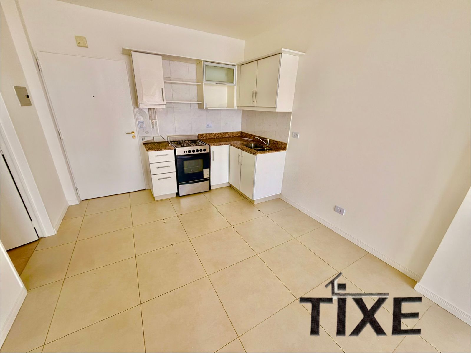 Saavedra. Excelente unidad piso alto con vistas, balcón y full amenities. Bajas expensas. — foto 7