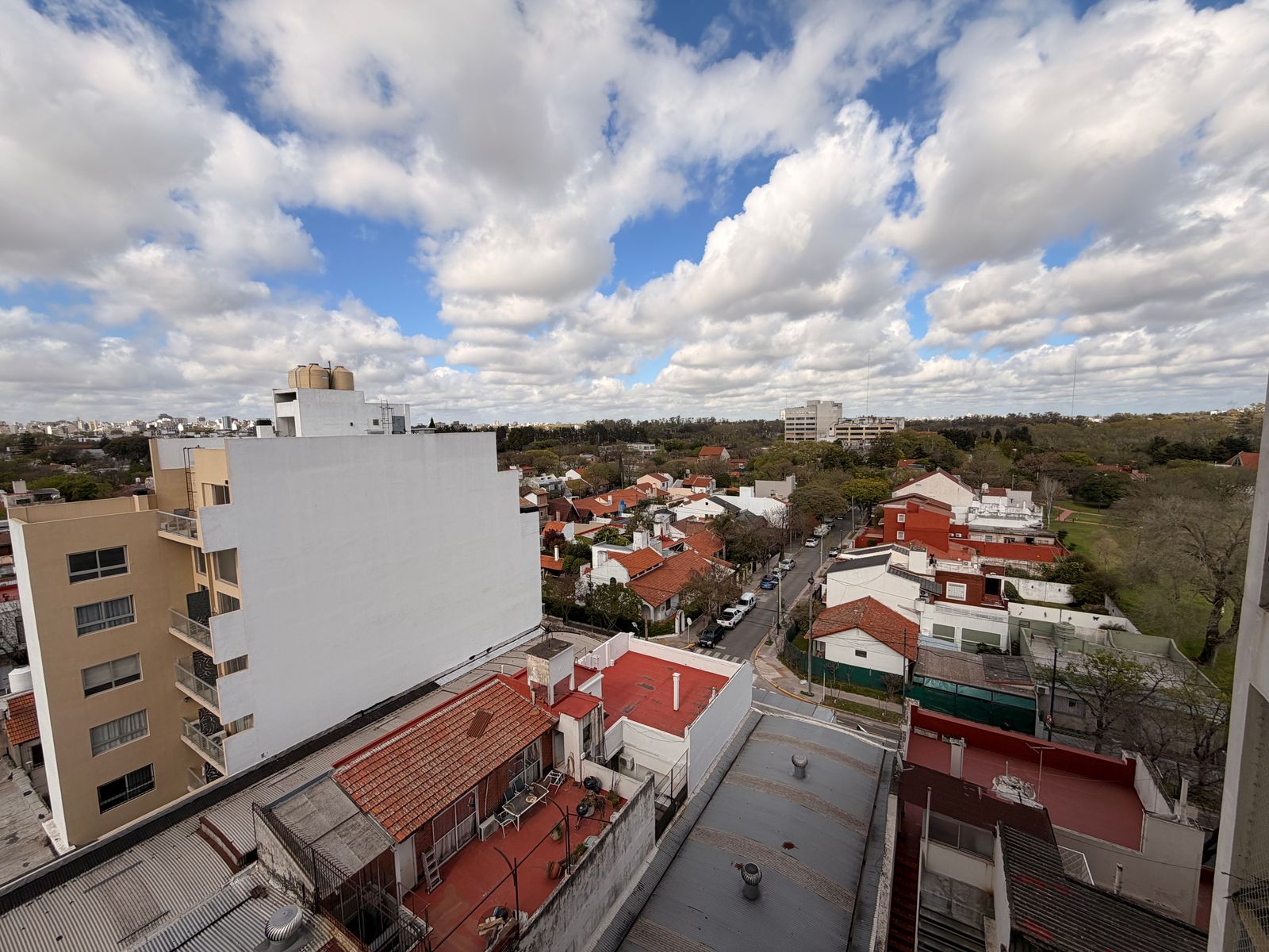 Saavedra. Excelente unidad piso alto con vistas, balcón y full amenities. Bajas expensas. — foto 11
