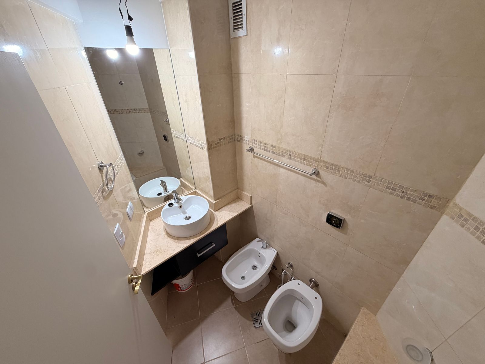 Saavedra. Excelente unidad piso alto con vistas, balcón y full amenities. Bajas expensas. — foto 12