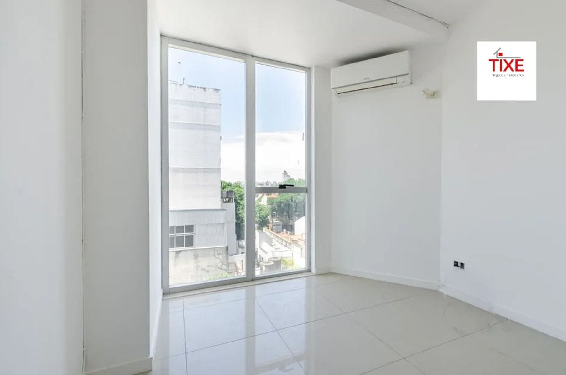 Colegiales. Ambiente dividido seminuevo. Alto Contrafrente. Balcón, vistas. Amenities. - 3