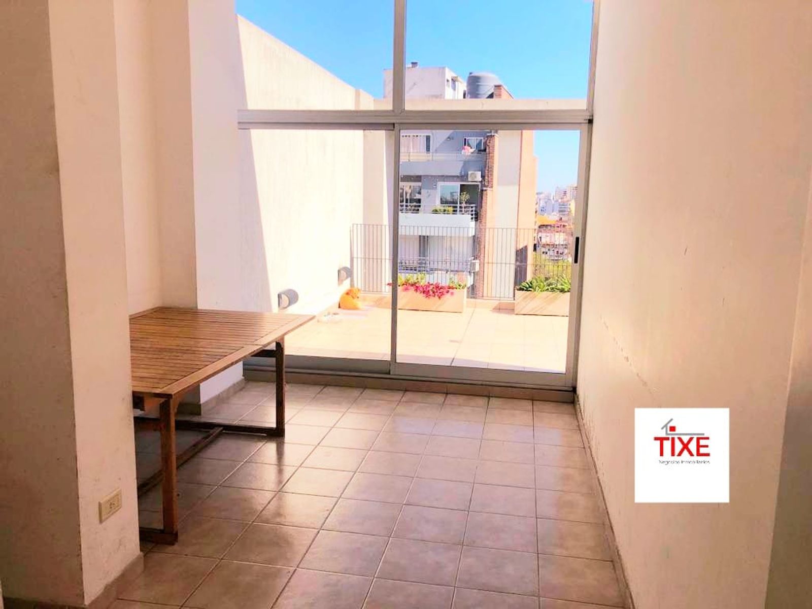Colegiales. Ambiente dividido seminuevo. Alto Contrafrente. Balcón, vistas. Amenities. - 12