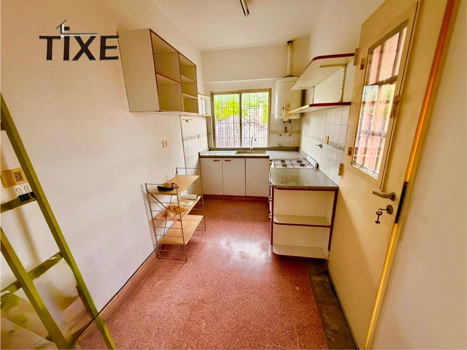 Ohiggins y Carvajal. Lote propio. Casa en PB c/ jardín y Depto independiente 2 Amb. c/ terraza. - 33