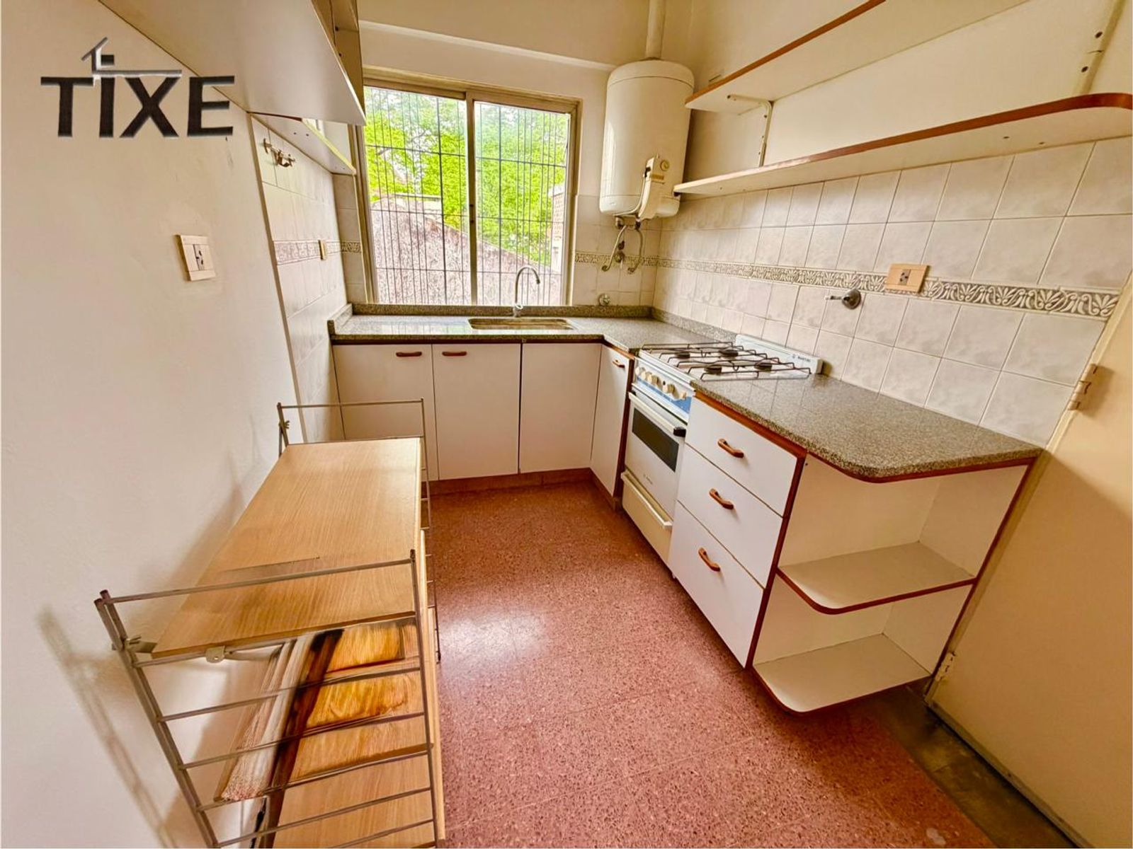 Ohiggins y Carvajal. Lote propio. Casa en PB c/ jardín y Depto independiente 2 Amb. c/ terraza. - 34