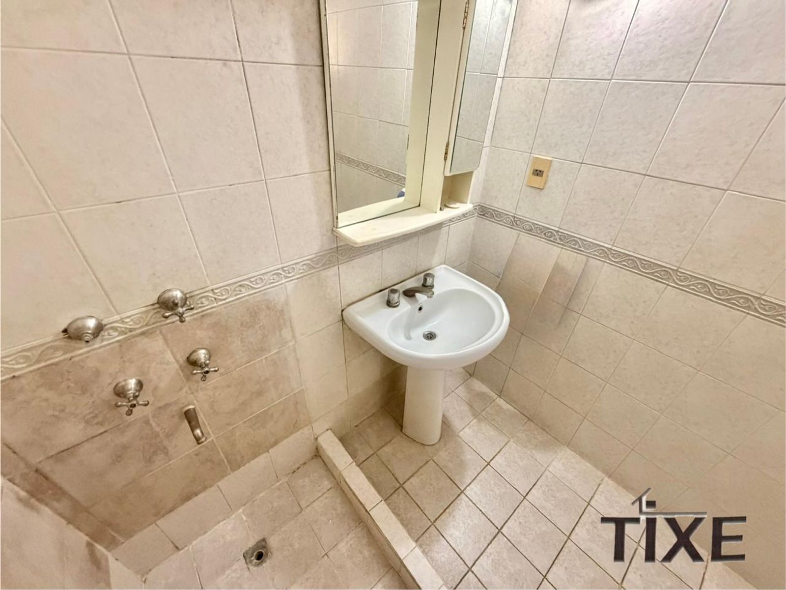 Ohiggins y Carvajal. Lote propio. Casa en PB c/ jardín y Depto independiente 2 Amb. c/ terraza. - 41