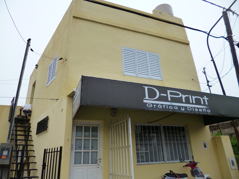 IMPORTANTE PROPIEDAD CUENTA CON CASA PRINCIPAL, UN LOCAL COMERCIAL Y UN DEPARTAMENTO.