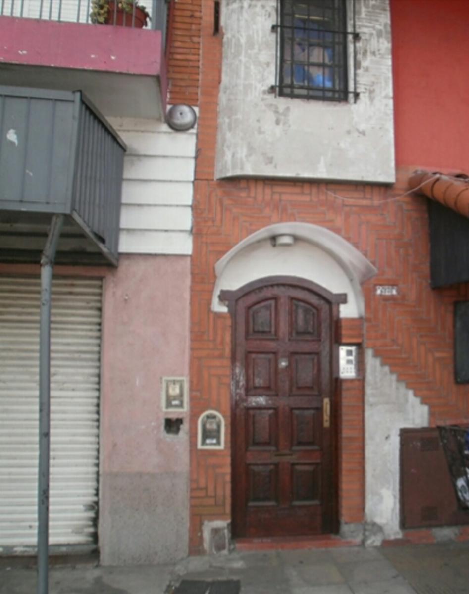 Departamento sin expensas, con patio IDEAL PRIMERA VIVIENDA