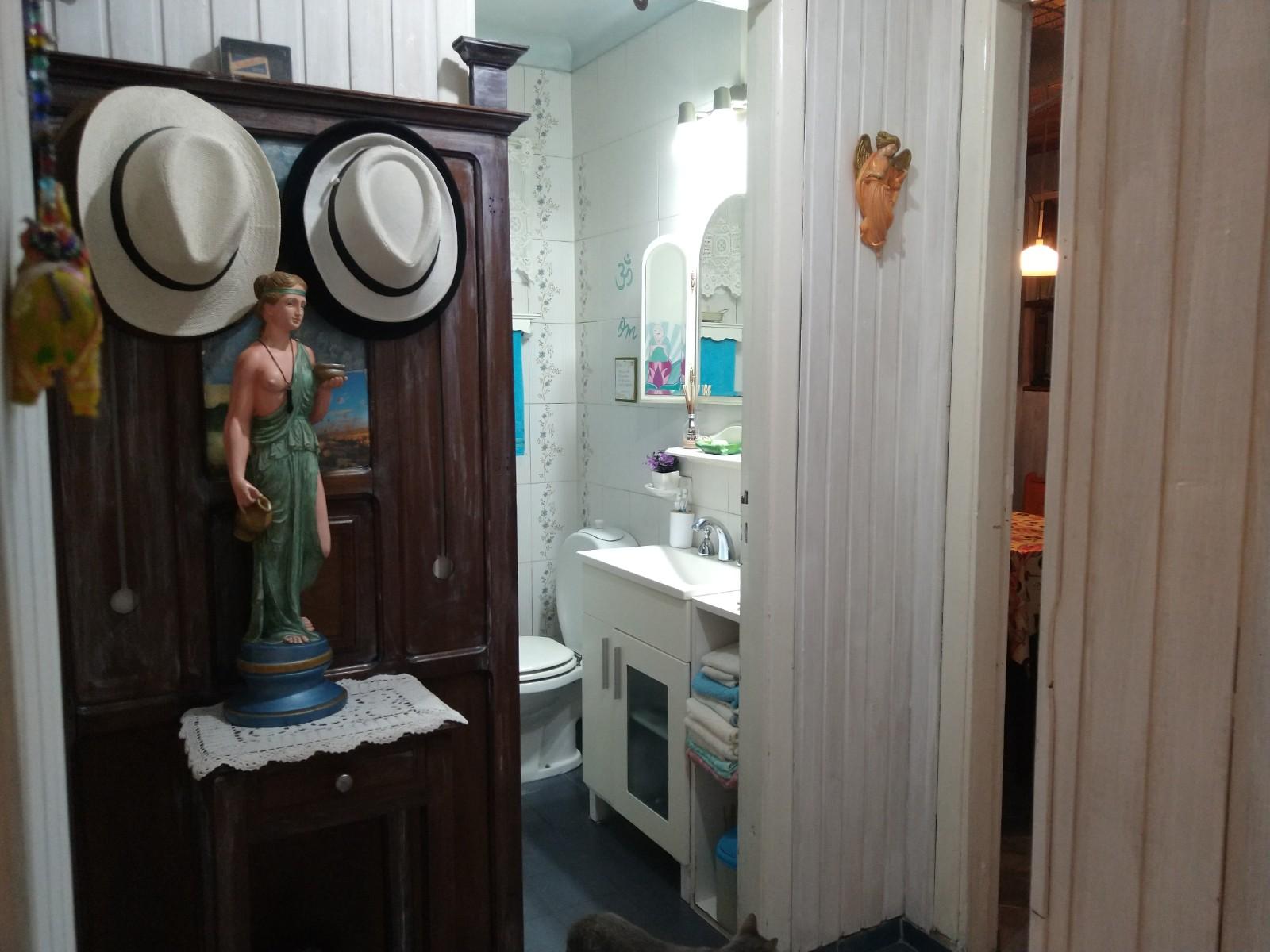 CASA EN VENTA 4 AMBIENTES