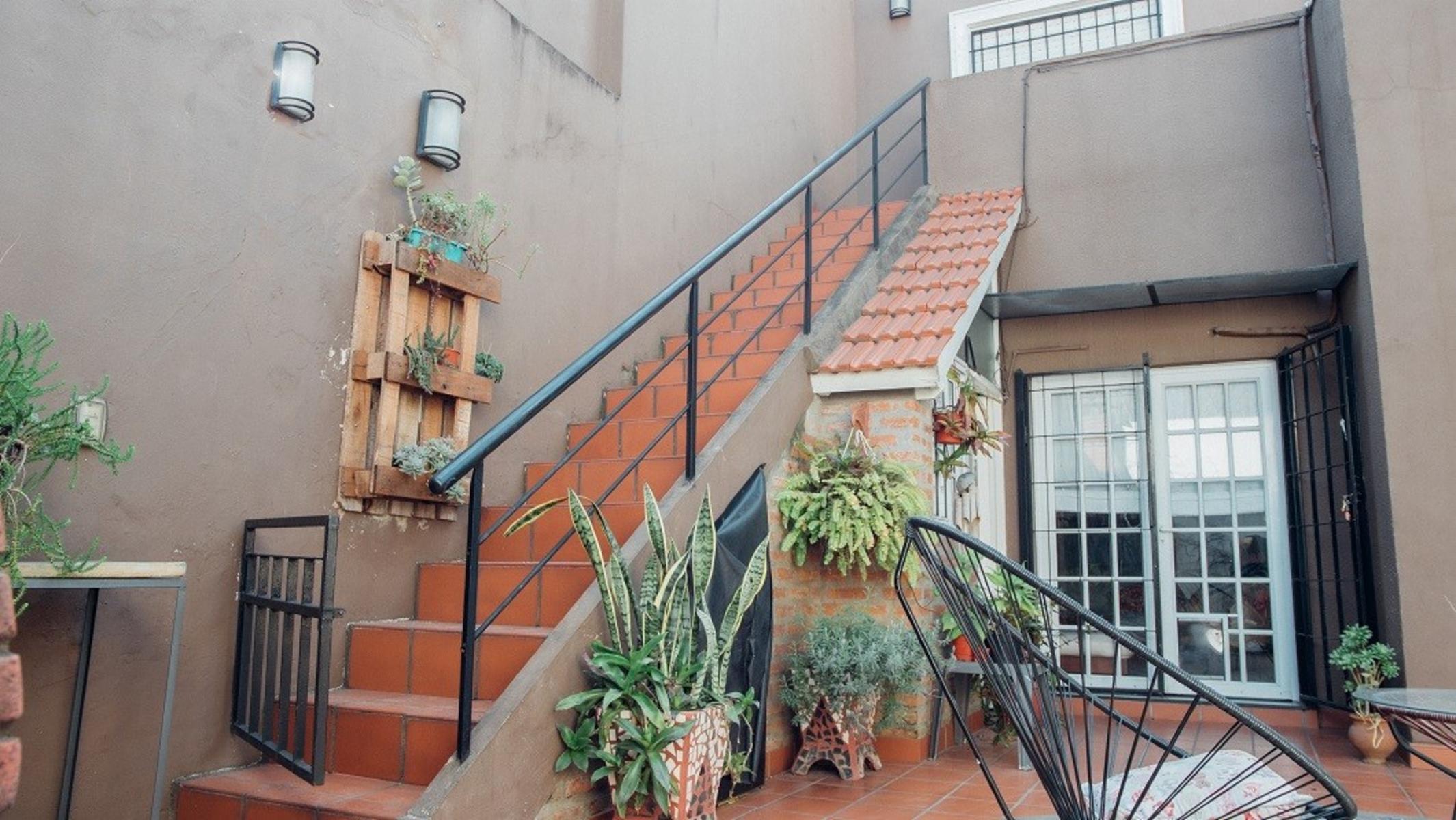 Excelente casa 4 ambientes cochera y fondo libre zona Gerli — foto 6