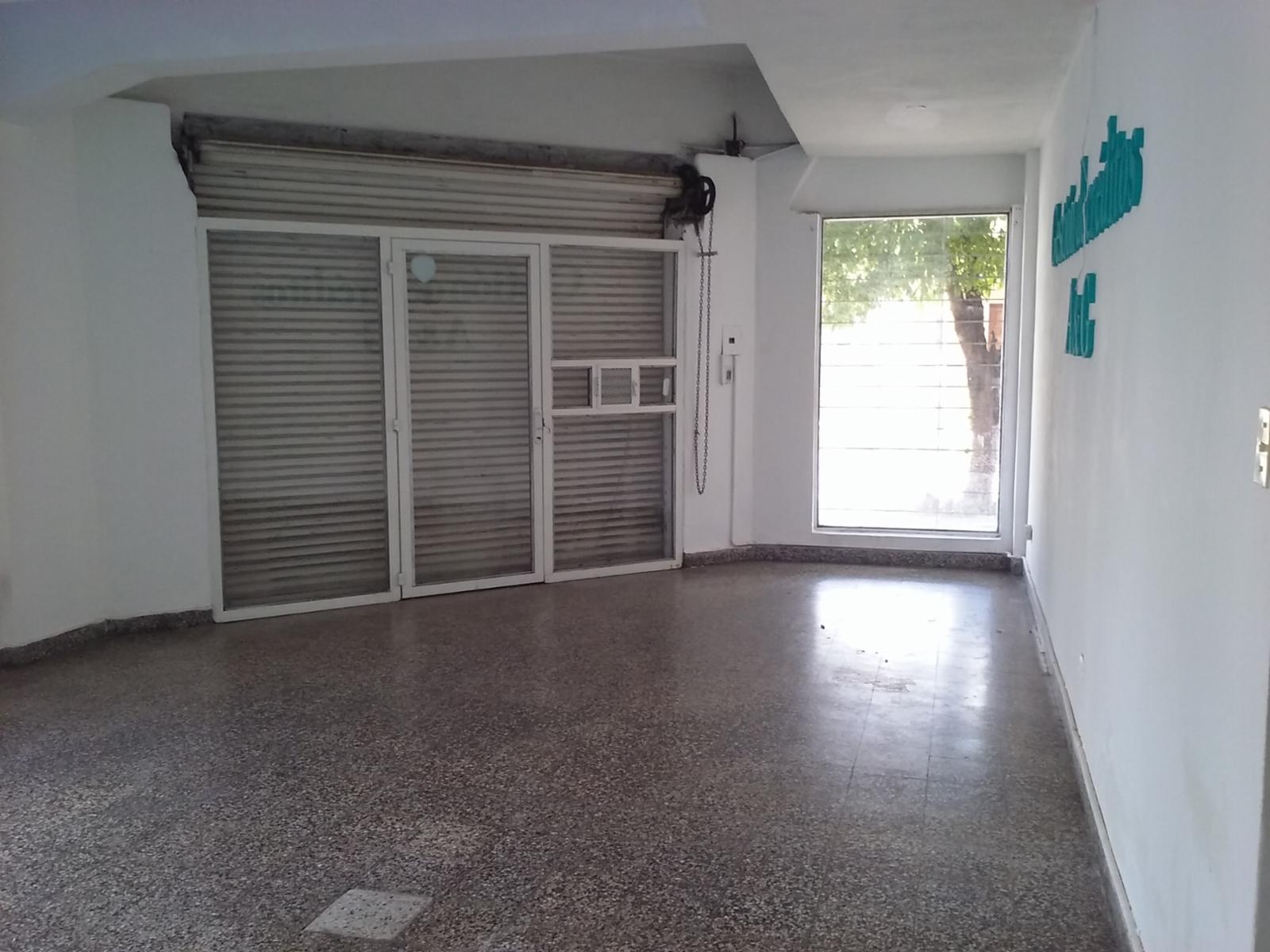 VENTA - SAN JUSTO - LOCAL COMERCIAL - CON RENTA - Cnel: BRANDSEN esquina MATHEU — foto 2