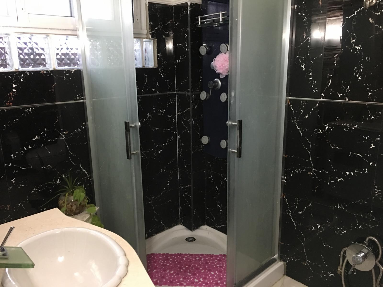 VENTA - LA TABLADA - CASA MULTIFAMILIAR - SOBRE LOTE DE 10 x 31.30 - (POSIBILIDAD DE ANEXAR OTRO LOTE DE 10 x 31.30 CON PISCINA - SALIENDO A DOS CALLES) — foto 14