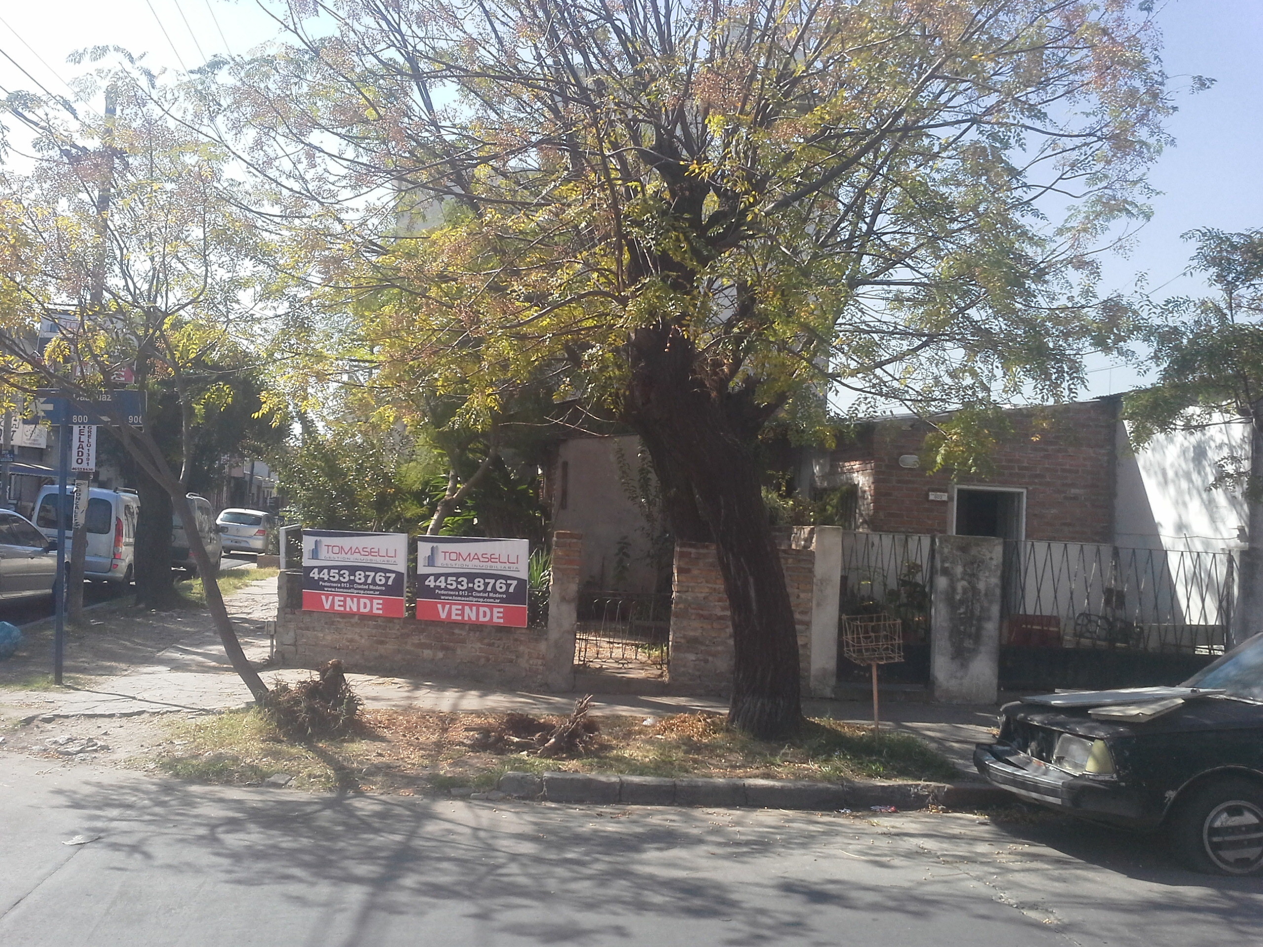 VENTA - TERRENO - EXCELENTE ESQUINA EN ZONA COMERCIAL - IDEAL EMPRENDIMIENTO INMOBILIARIO CON 3 VIViENDAS. — foto 2
