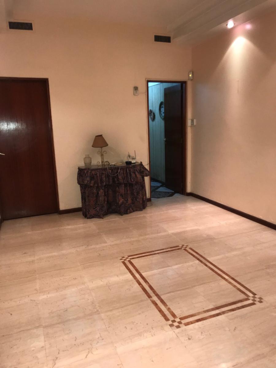VENTA - CIUDAD EVITA - CASA DE 7 AMBIENTES EN DOS PLANTAS - CONSTRUIDA SOBRE LOTE EN ESQUINA - APTA CREDITO BANCARIO — foto 7