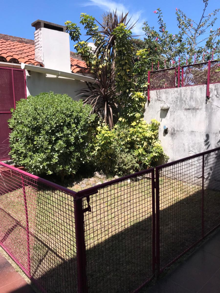 VENTA - CIUDAD EVITA - CASA DE 7 AMBIENTES EN DOS PLANTAS - CONSTRUIDA SOBRE LOTE EN ESQUINA - APTA CREDITO BANCARIO — foto 11