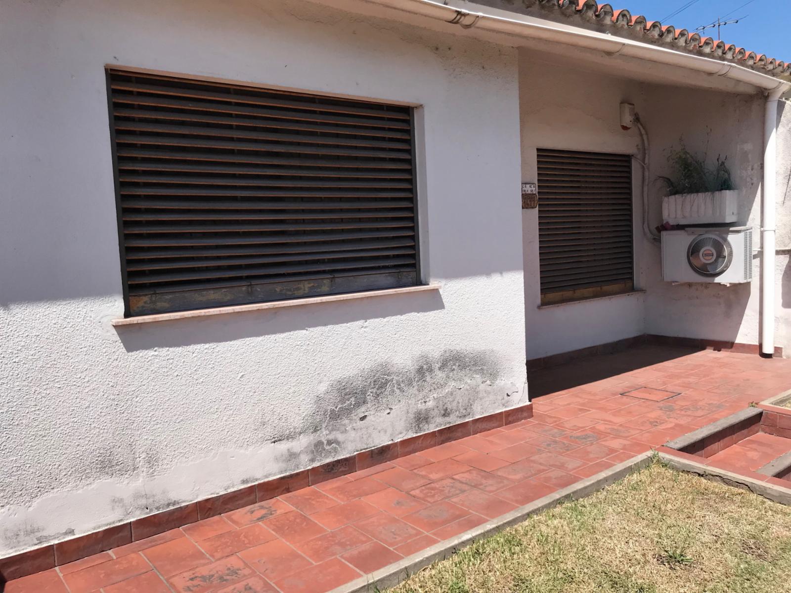 VENTA - CIUDAD EVITA - CASA DE 7 AMBIENTES EN DOS PLANTAS - CONSTRUIDA SOBRE LOTE EN ESQUINA - APTA CREDITO BANCARIO — foto 14