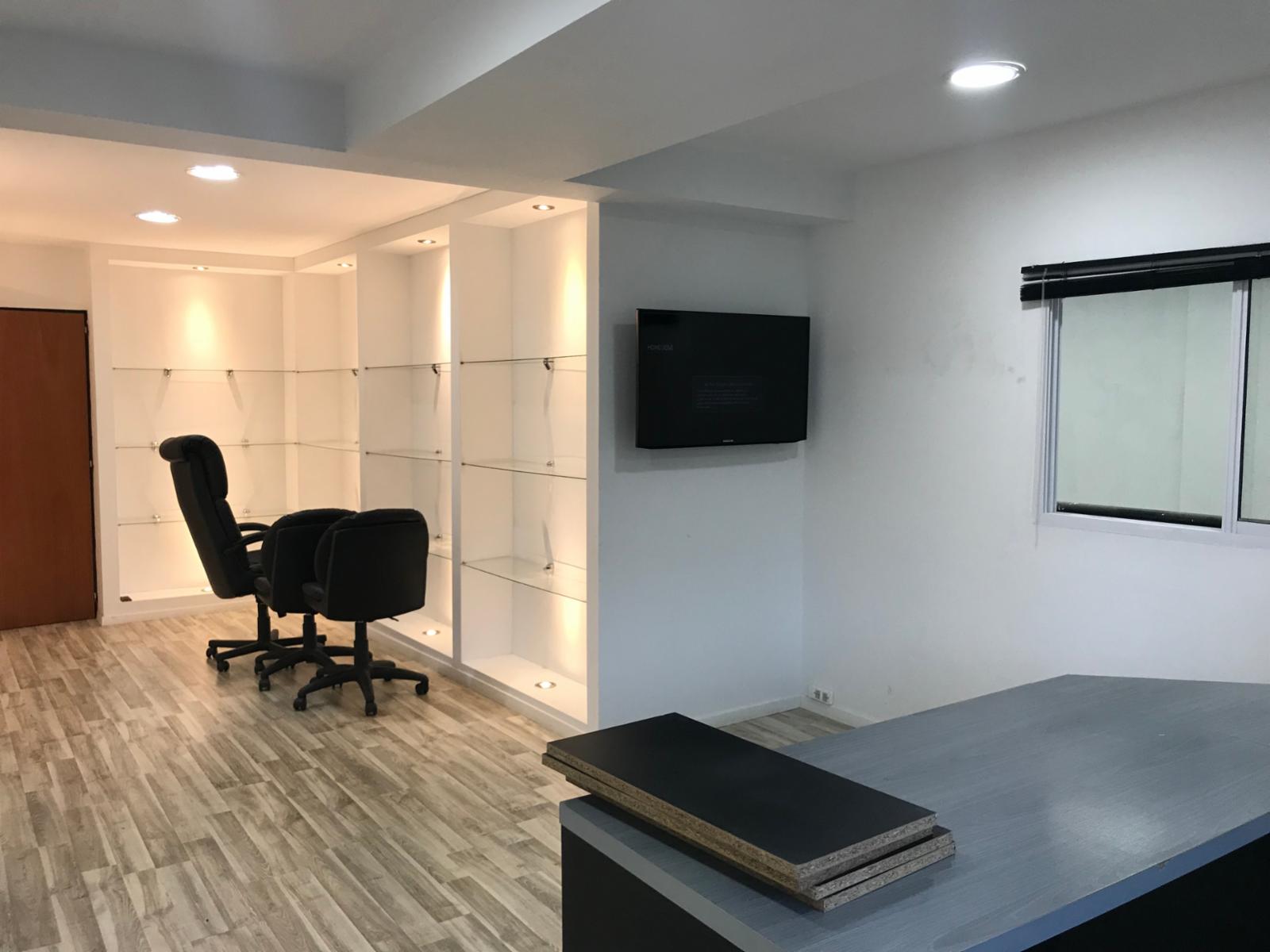 ALQUILER - LOMAS DEL MIRADOR - IMPECABLE GALPON - IDEAL FABRICA DE ZAPATOS - CON SHOWROOM - 2
