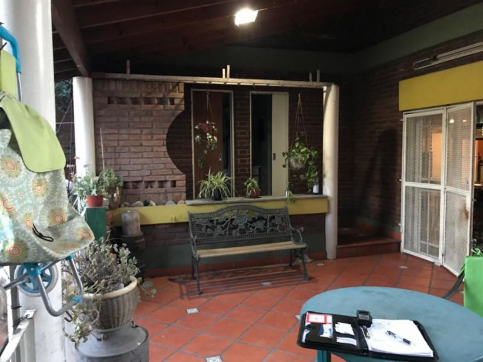 VENTA - VILLA MADERO - CASA DE 5 AMBIENTES CON QUINCHO y GARAJE PASANTE — foto 10