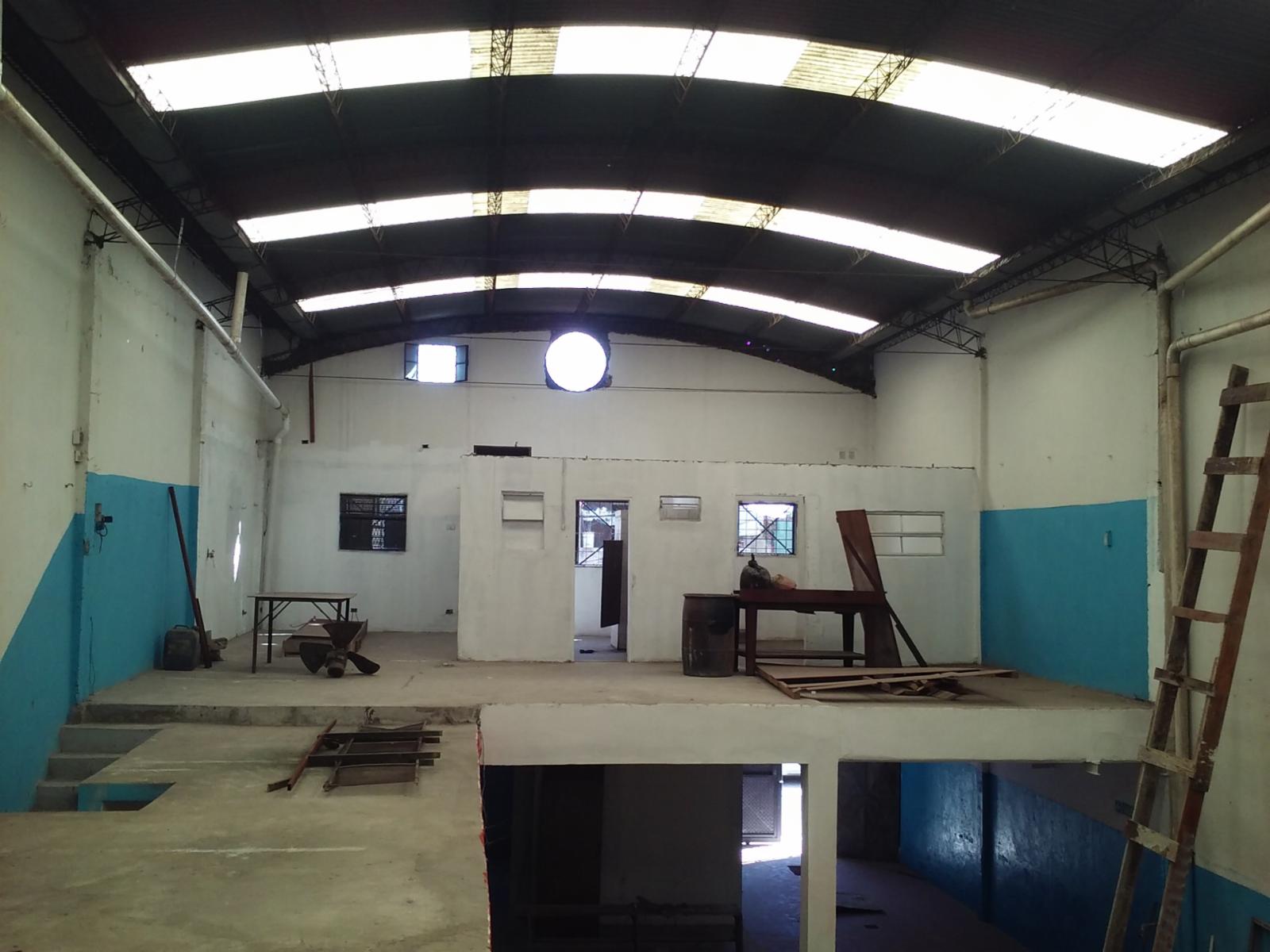 VENTA - LA TABLADA - GALPON 360 M2 - ZONA M.I. - CON INSTALACIONES PARA LAVADERO INDUSTRIAL - GAS INDUSTRIAL - CON RENTA — foto 3