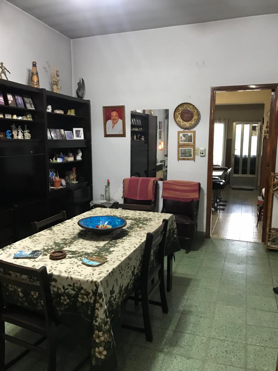VENTA - CASA - VILLA MADERO - 3 AMBIENTES CON GARAJE , QUINCHO CON PARRILLA y BAÑO - FONDO LIBRE - SOBRE LOTE DE 8.66 x 43.30 — foto 2