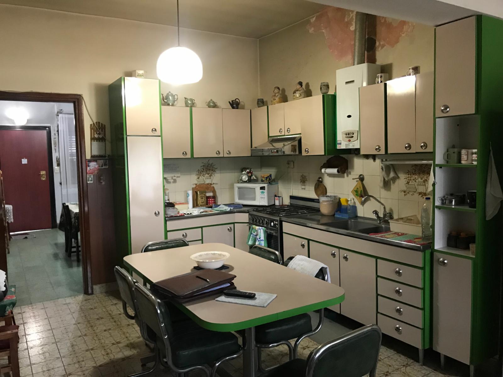 VENTA - CASA - VILLA MADERO - 3 AMBIENTES CON GARAJE , QUINCHO CON PARRILLA y BAÑO - FONDO LIBRE - SOBRE LOTE DE 8.66 x 43.30 — foto 4