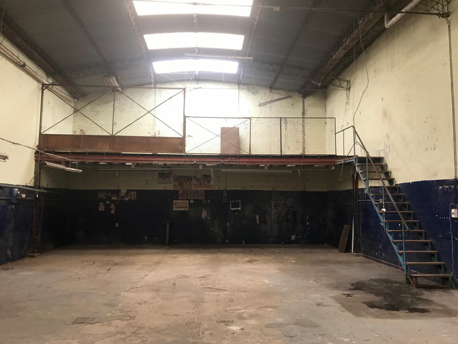 ALQUILER - LOMAS DEL MIRADOR - GALPON CON OFICINAS - UN PLANTA - 5