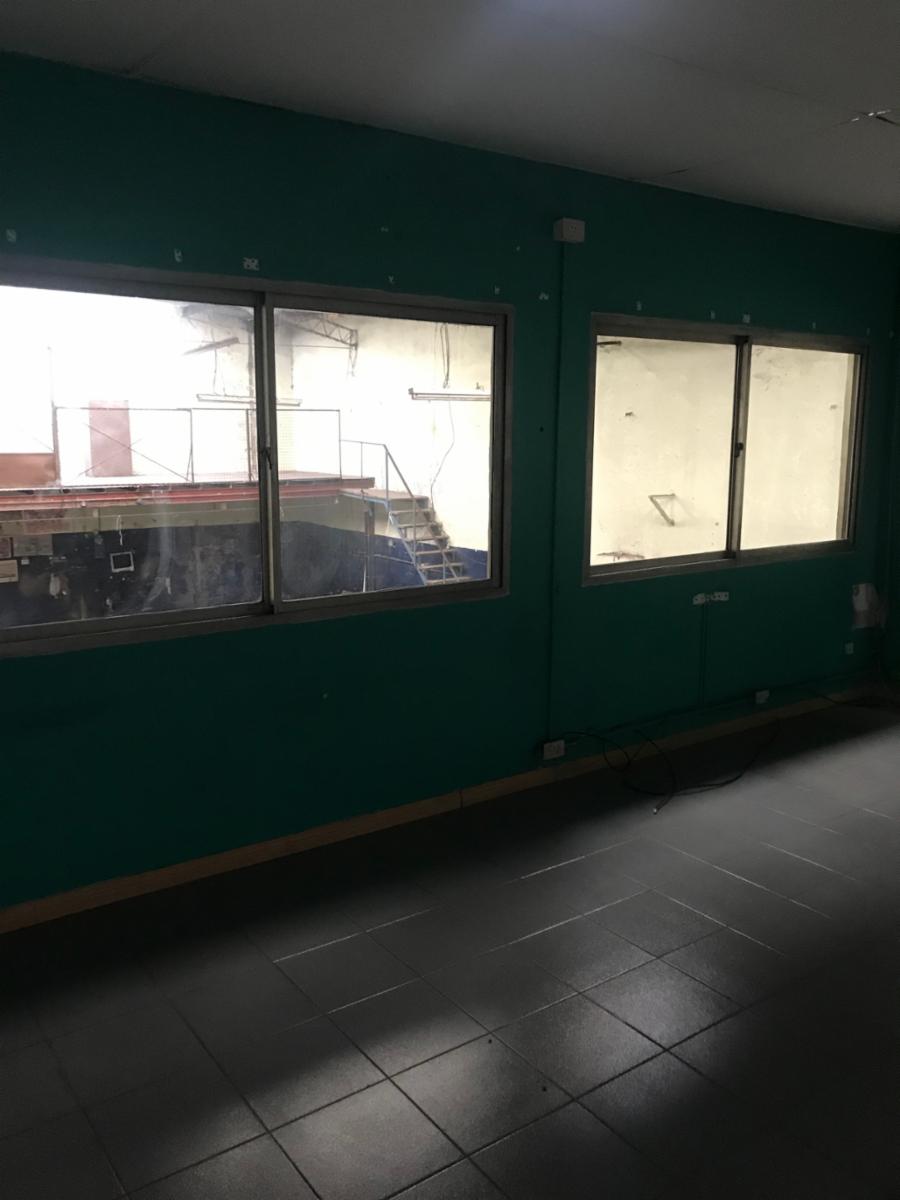 ALQUILER - LOMAS DEL MIRADOR - GALPON CON OFICINAS - UN PLANTA - 12