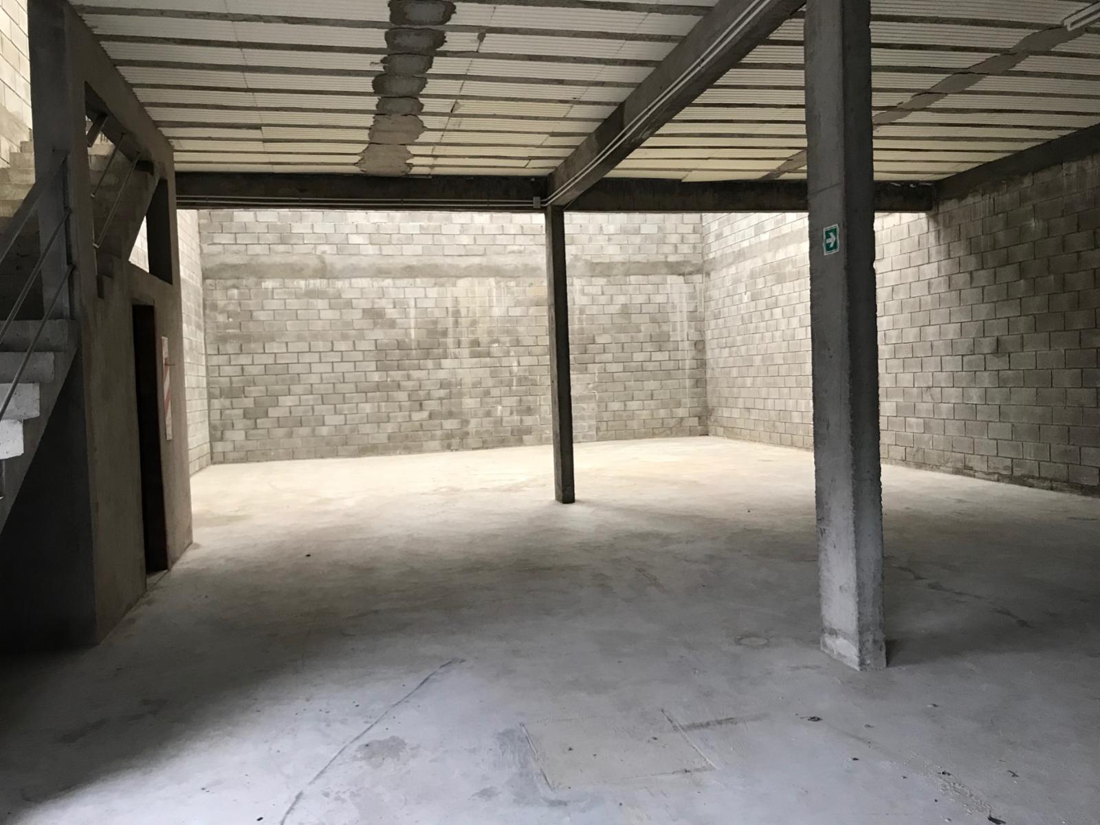 ALQUILER - LA TABLADA - GALPON 320M2 - ZONIFICACION M.I. - 2