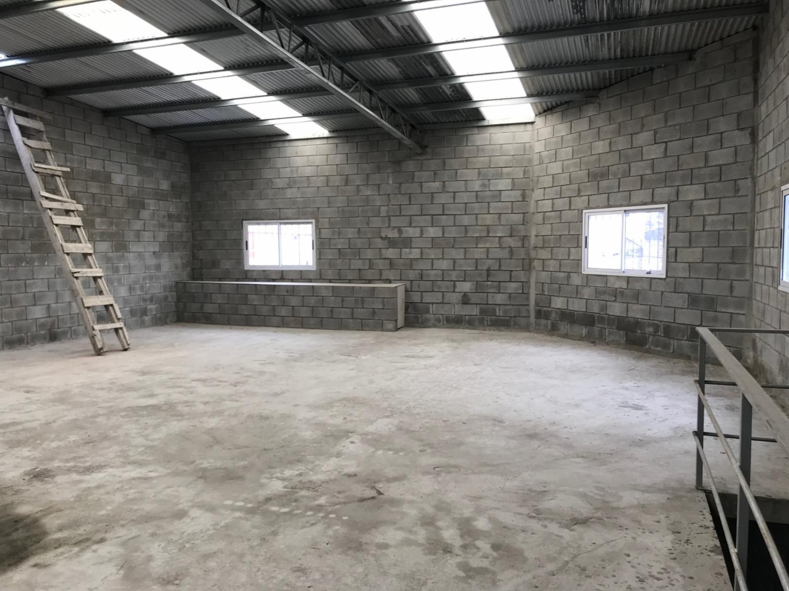 ALQUILER - LA TABLADA - GALPON 320M2 - ZONIFICACION M.I. - 4