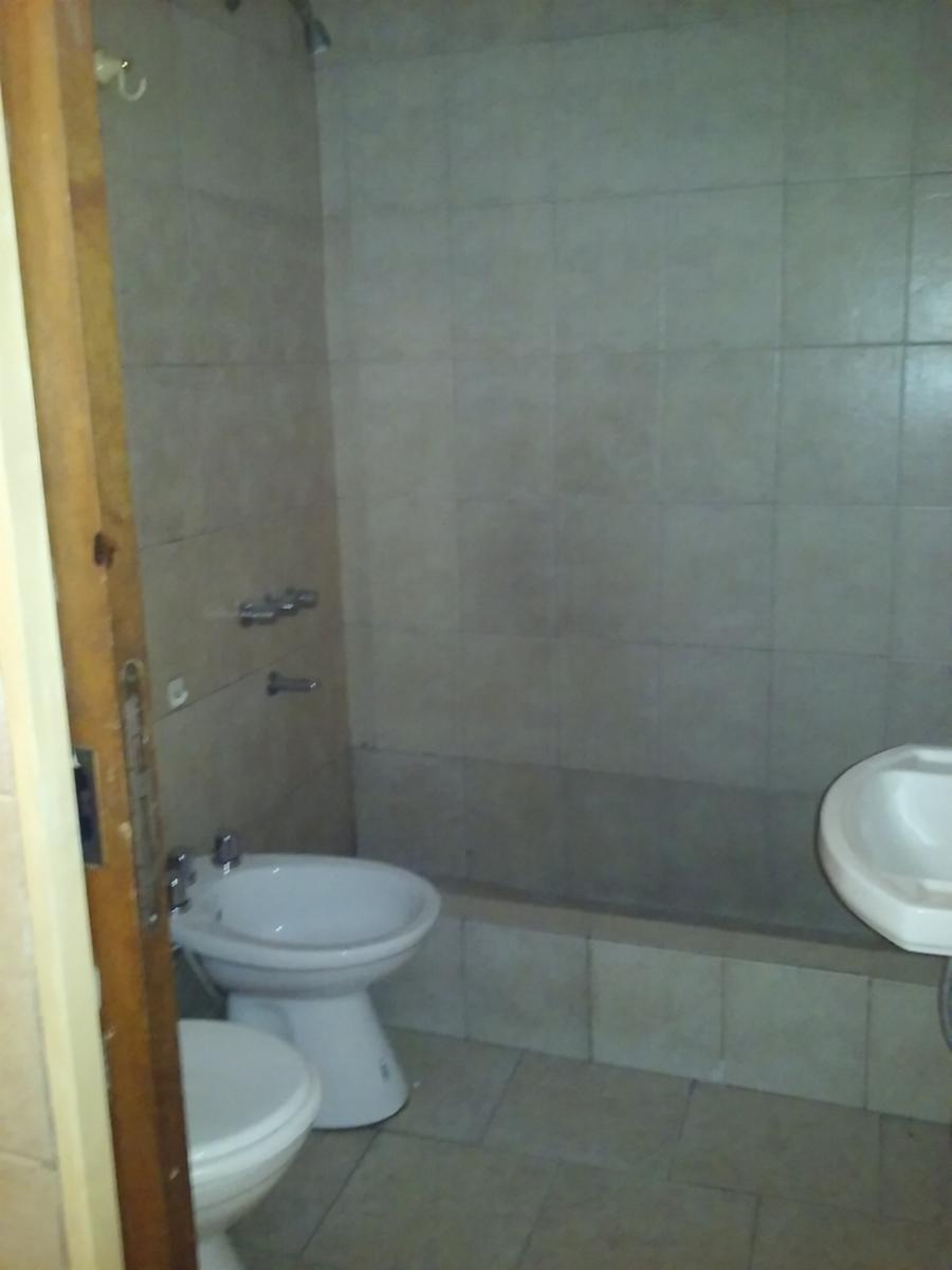 VENTA - LOMAS DEL MIRADOR - PH 5 AMBIENTES AL FRENTE - CON RENTA — foto 3