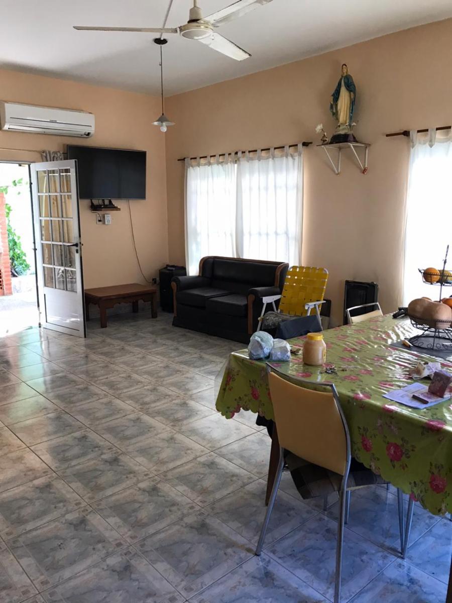 VENTA - CASA AMPLIA - LA TABLADA - SOBRE LOTE 10 x 30 EN ESQUINA — foto 5
