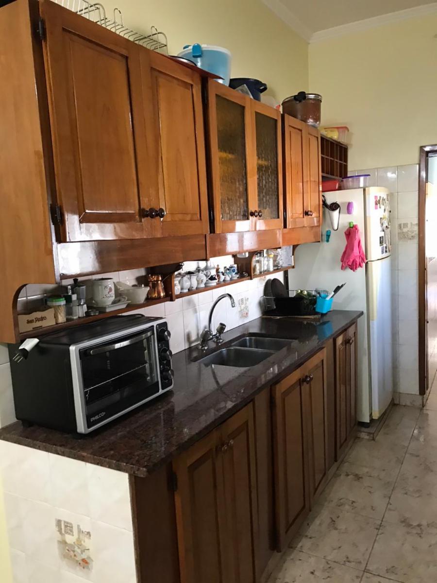 VENTA - CASA AMPLIA - LA TABLADA - SOBRE LOTE 10 x 30 EN ESQUINA — foto 11