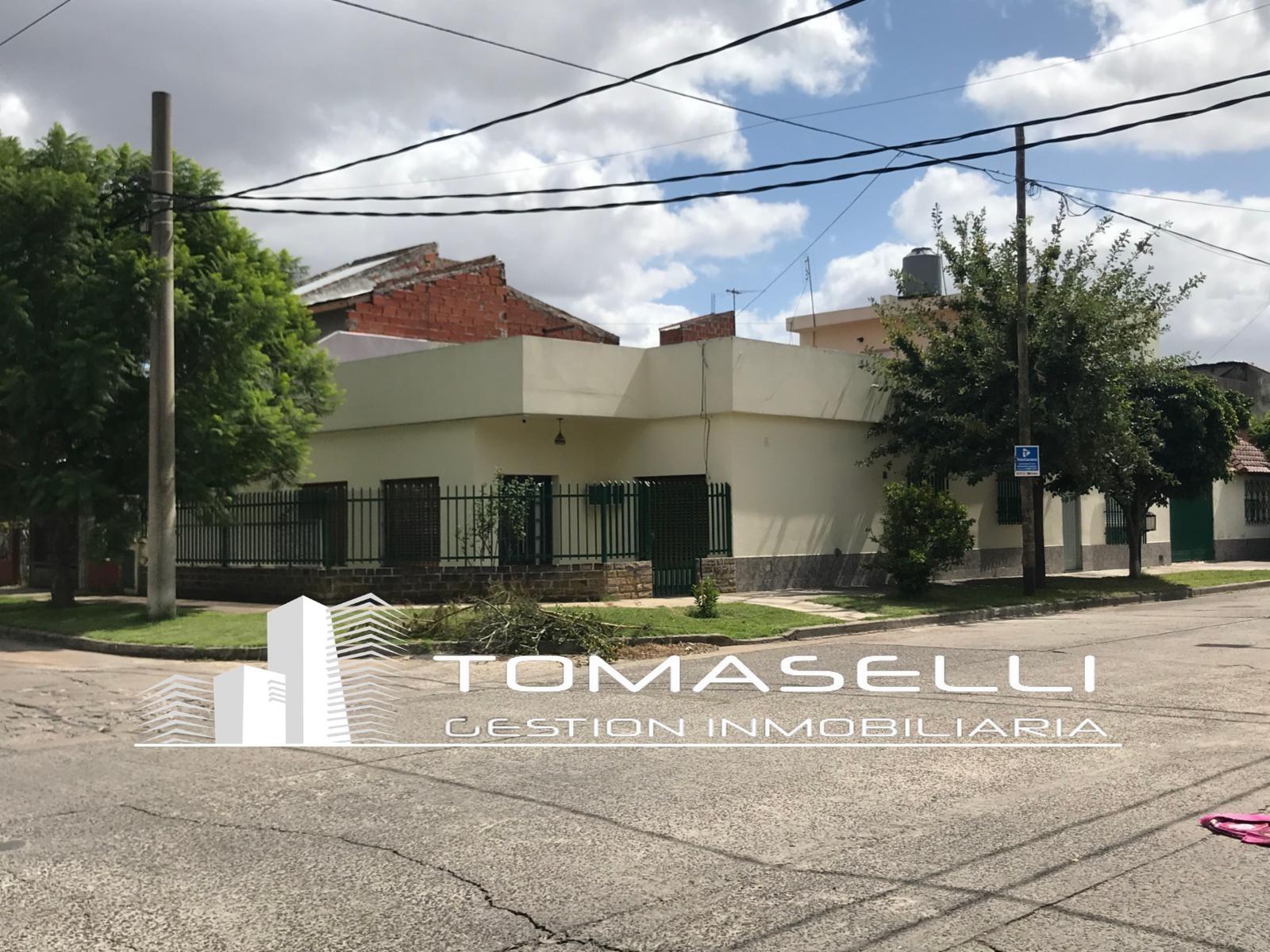VENTA - CASA AMPLIA - LA TABLADA - SOBRE LOTE 10 x 30 EN ESQUINA — foto 12
