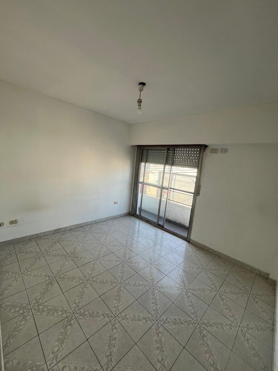 ALQUILER - VILLA MADERO - DEPARTAMENTO DE 3 AMBIENTES CON PATIO - 1°PISOPOR ESCALERA - 10