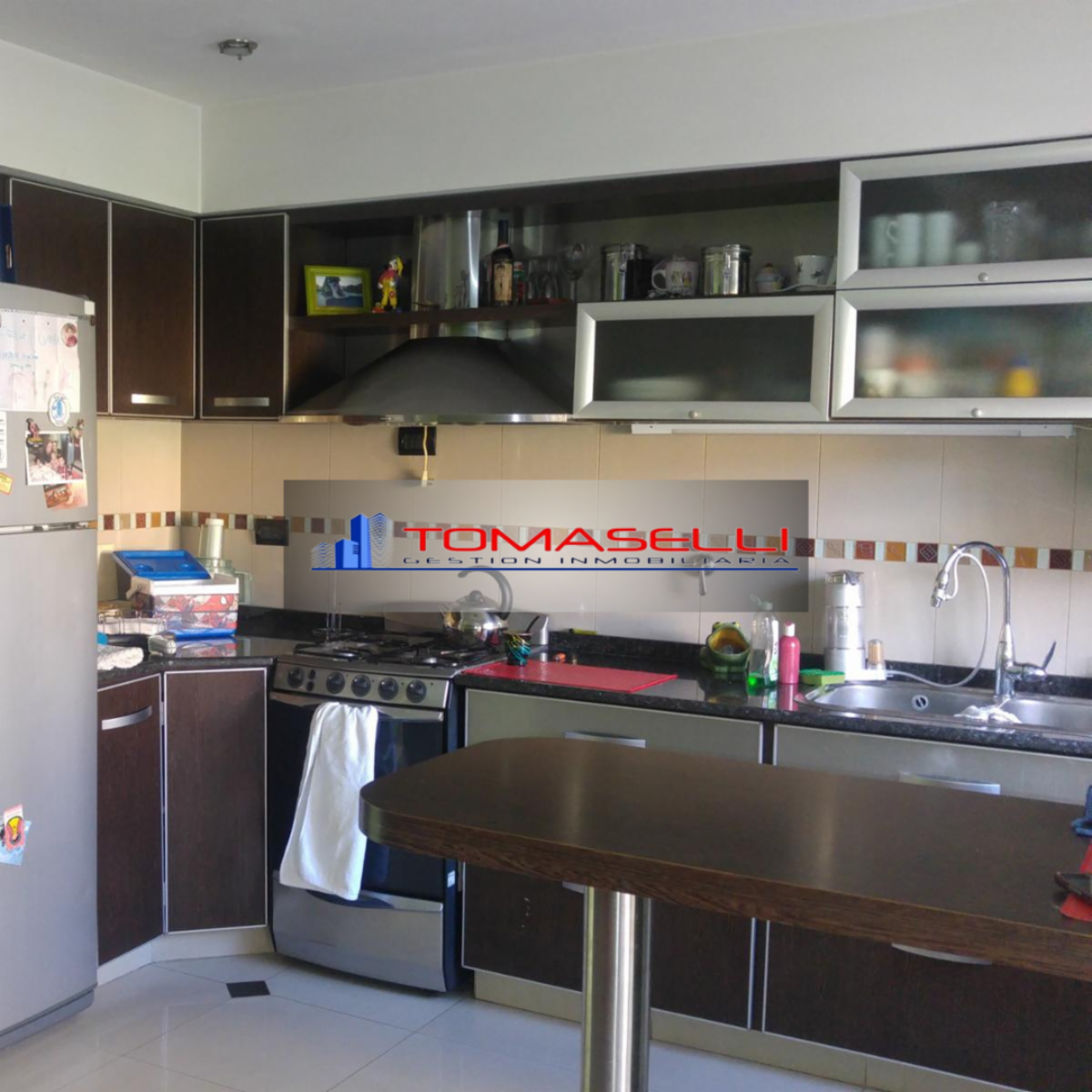 VENTA - TAPIALES - EXCELENTE CASA 7 AMBIENTES - DETALLES DE CATEGORIA - SE TOMARIA DEPTO. EN PARTE DE PAGO — foto 4